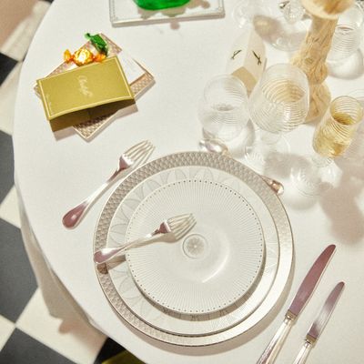 MALMAISON IMPERIALE -PORCELAIN DESSERT/LUNCHEON/SALAD PLATE PLATINUM FINISH