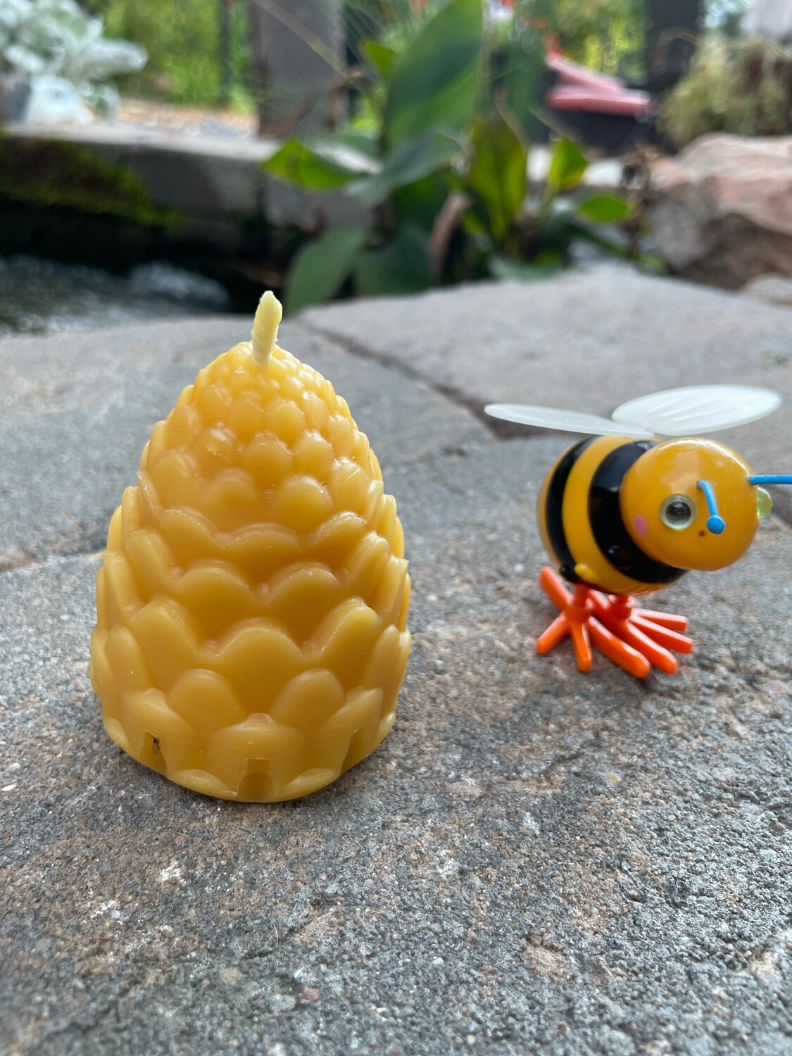 Candle: Pinecone Med Pillar