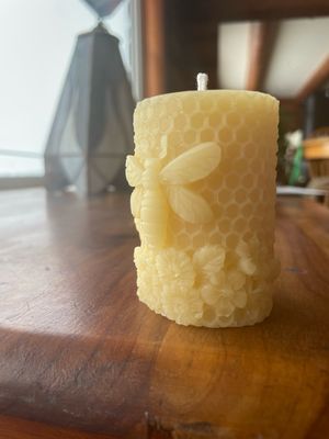 Candle: Pillar Med Tiny Hex Emboss 2.5&quot;h x 1.75&quot;Diam