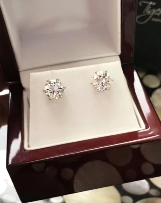 4ct beautiful moissanite diamonds stud earrings
