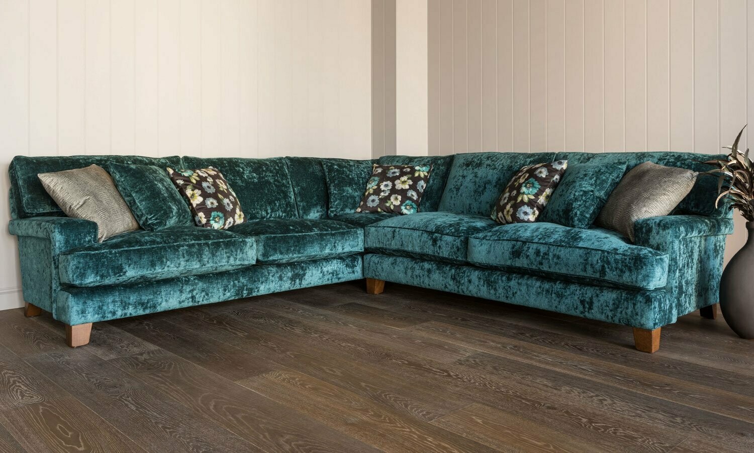 verachten niezen werknemer Tamarisk Designs Pembroke Sofa | David Phipp Furniture Store