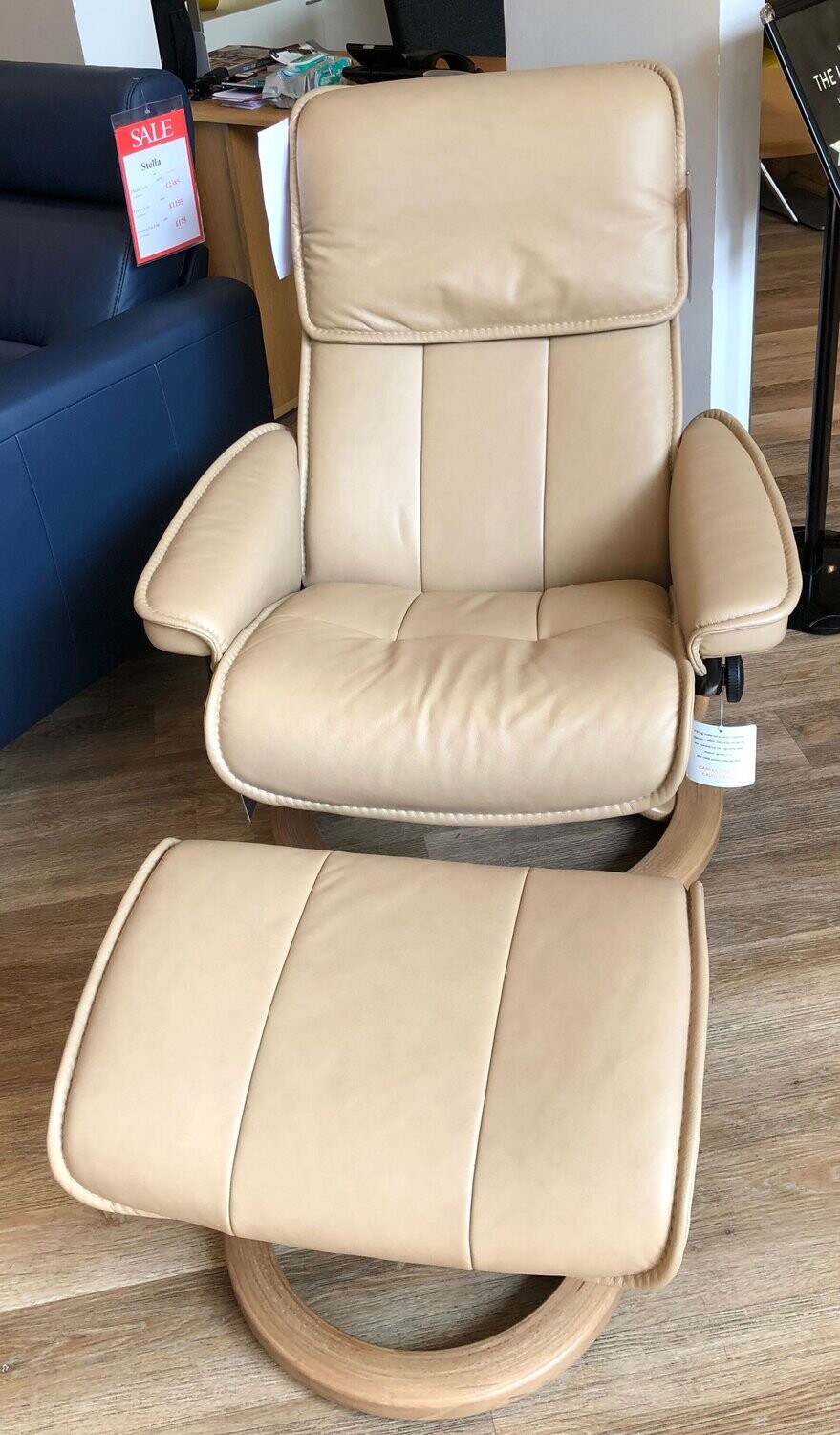 CLEARANCE Stressless Admiral Chair & Stool £1449 NOW £1349