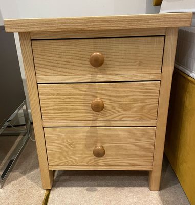 CLEARANCE Cotswold Caners Cherrington 3 Drawer Bedside MRP £493 WAS £ 319
NOW £175