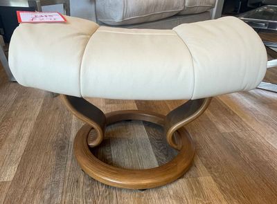 ​​​​​​​​CLEARANCE Stressless Mayfair stool MRP £578 WAS £315 NOW £275