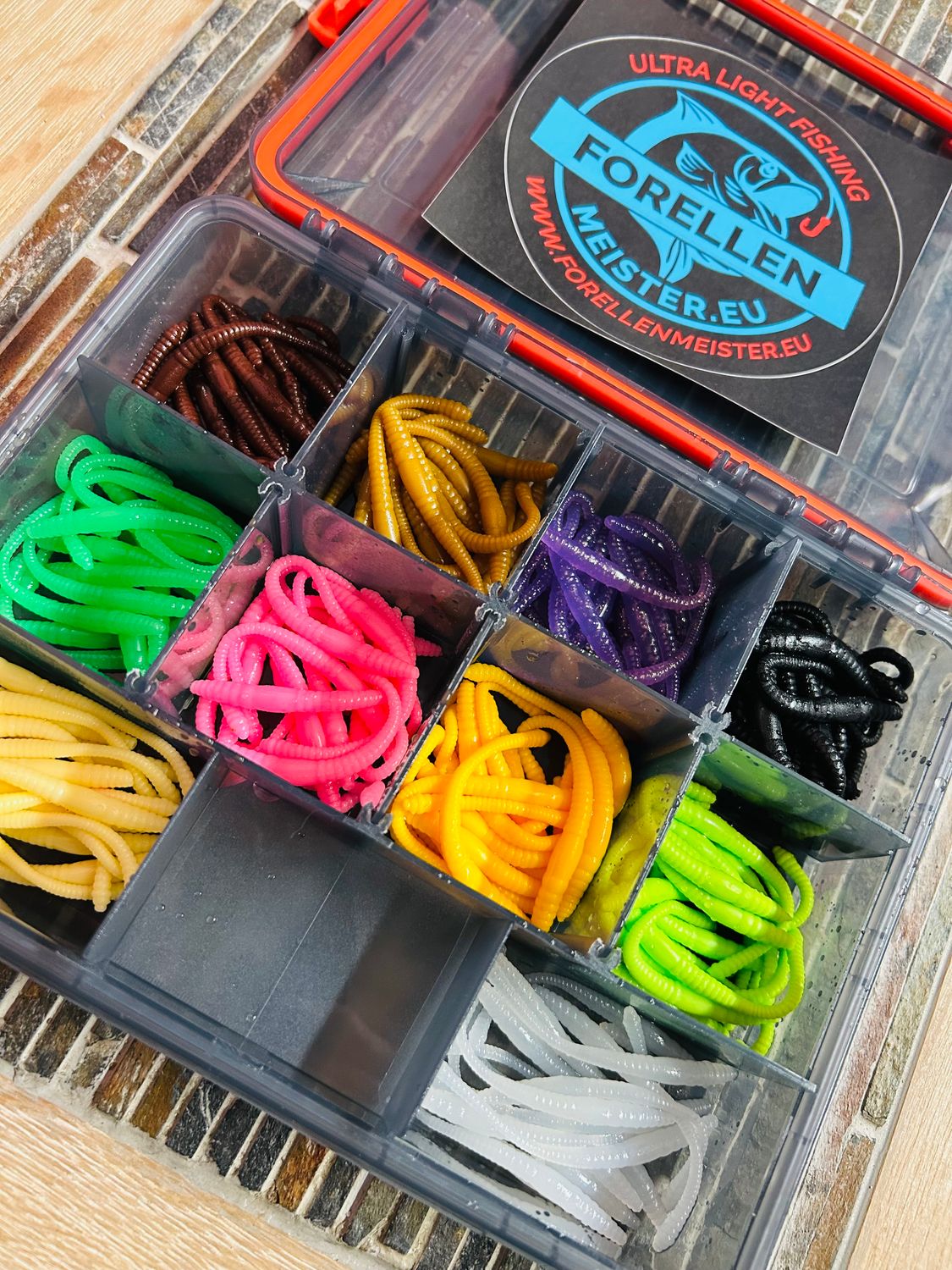 Libra Lures XXL Set in Box mit Gummidichtung  (150 Stück Libra Lures Dying Worm 70mm / Käse)