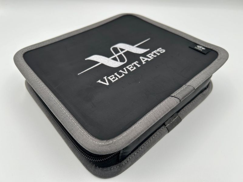 Velvet Arts Spoon Wallet  (185 x 205 x 47mm) Schwarz/Grau