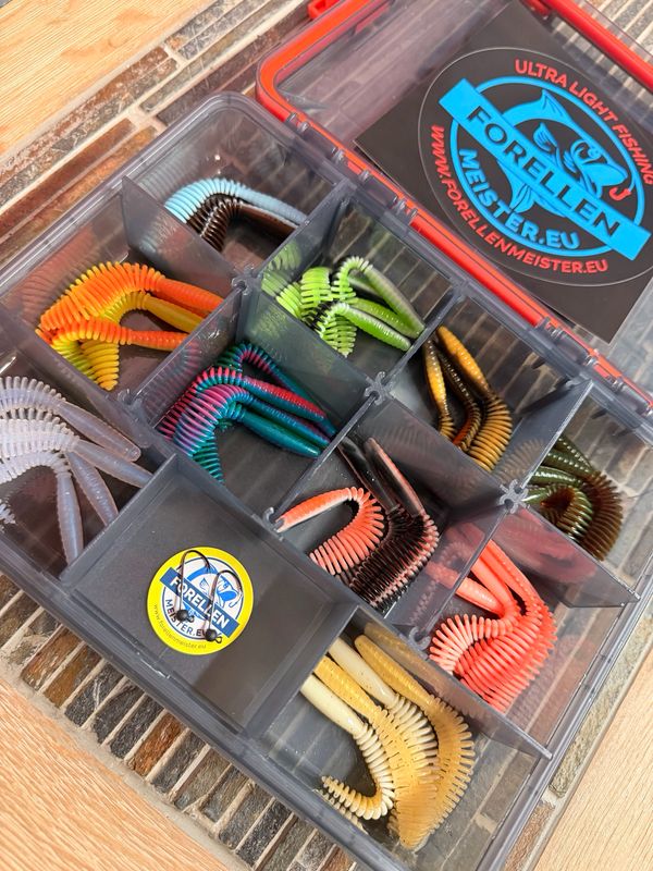 Troutmaster Master Leech 75mm Knoblauch Sortimentbox 40 Köder mit Tungstenhaken & Box Troutmaster Master Leech 75mm Knoblauch Sortimentbox 40 Köder mit Tungstenhaken & Box