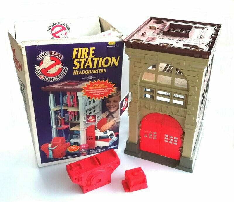 Vintage 1984 Kenner Toys - Ghostbusters Action Figures ~ FIRE STATION HEADQUARTERS ~ Boxed