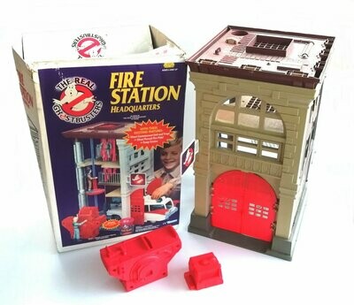 Vintage 1984 Kenner Toys - Ghostbusters Action Figures ~ FIRE STATION HEADQUARTERS ~ Boxed