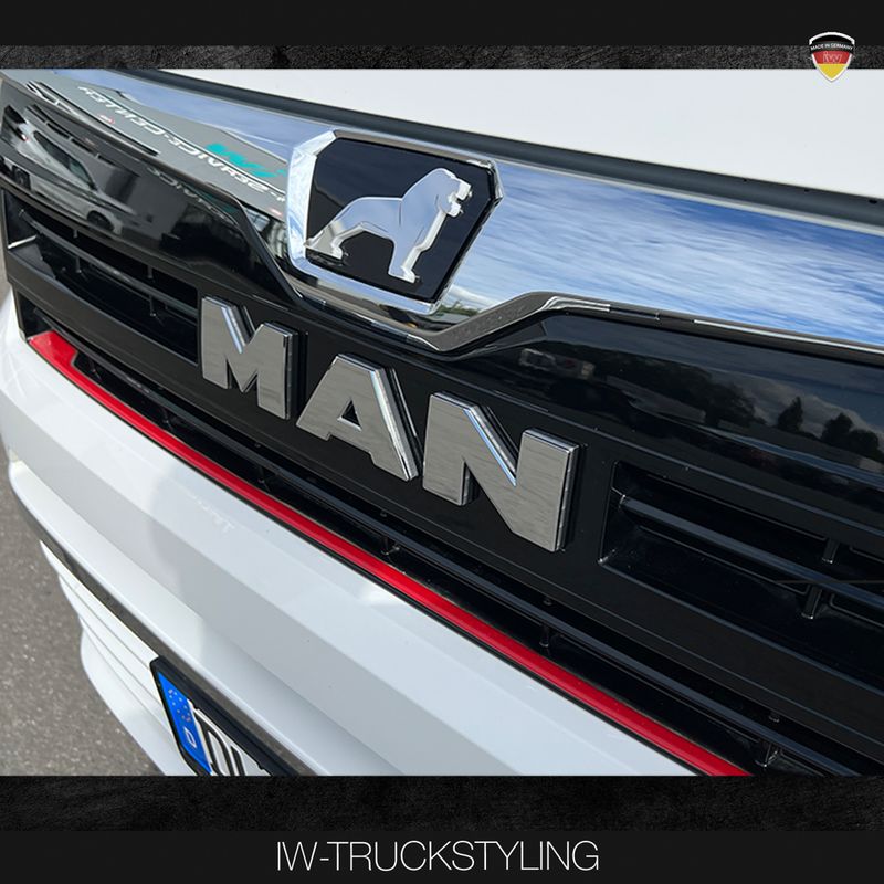 Chromspange mit beleuchteter Löwe für MAN TGE