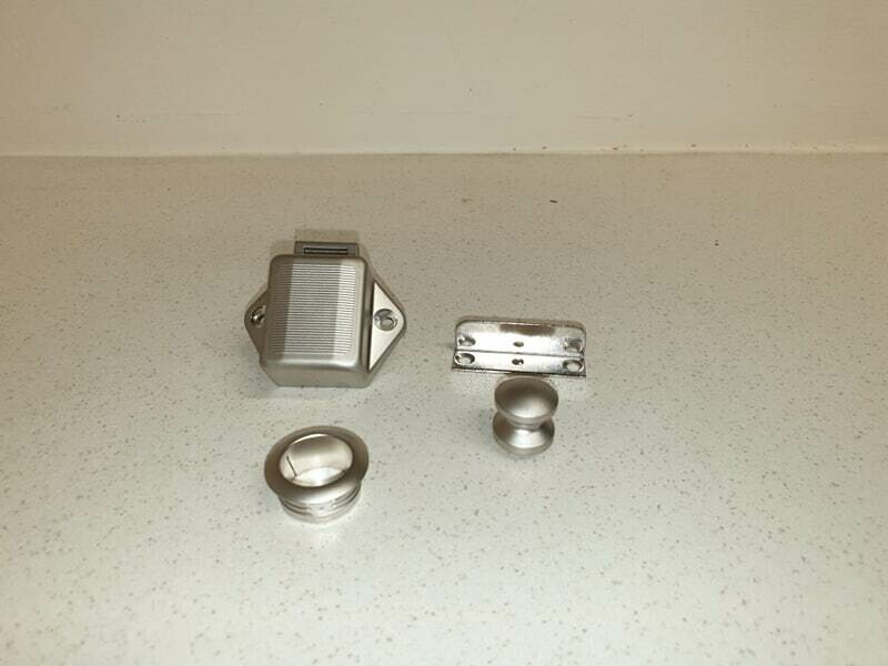 SMALL PUSH BUTTON LATCH AND CATCH 19MM