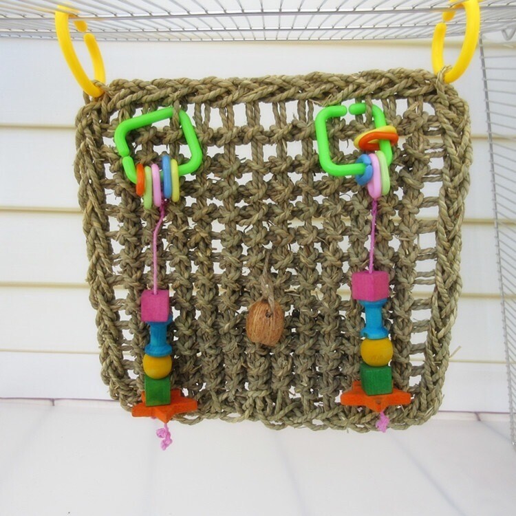 Seagrass hanging mat with toys 30*30cm
