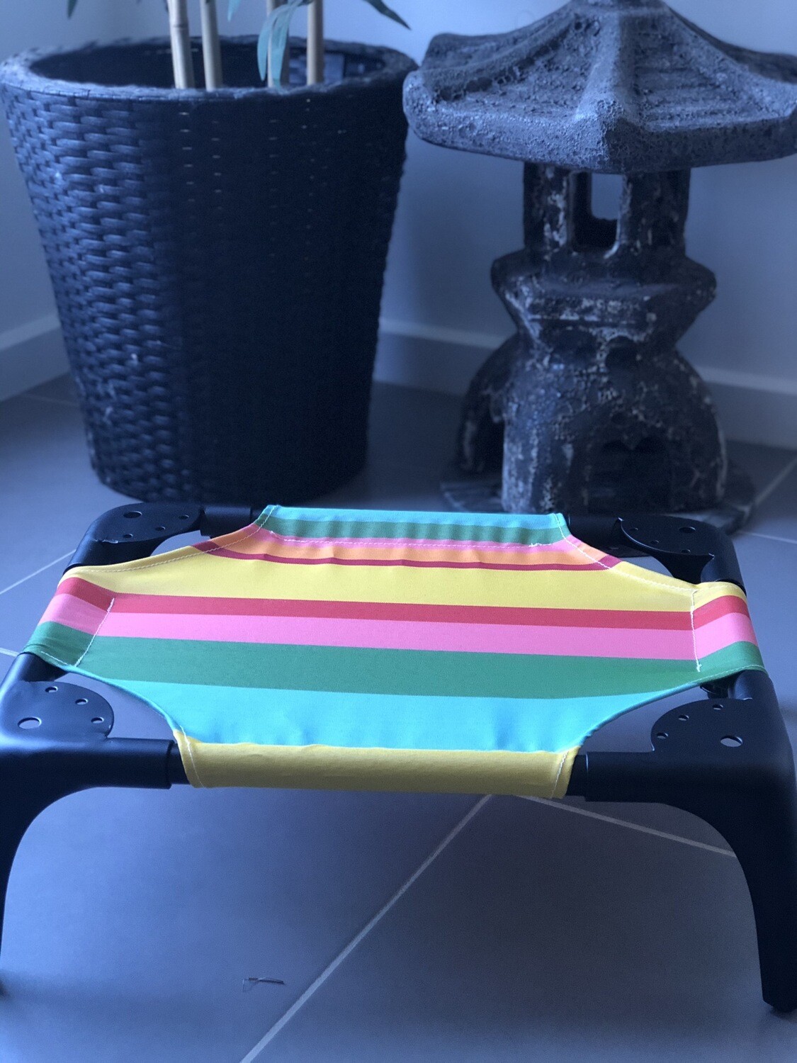 High Quality Rainbow Bed With Pillow (2 sizes)