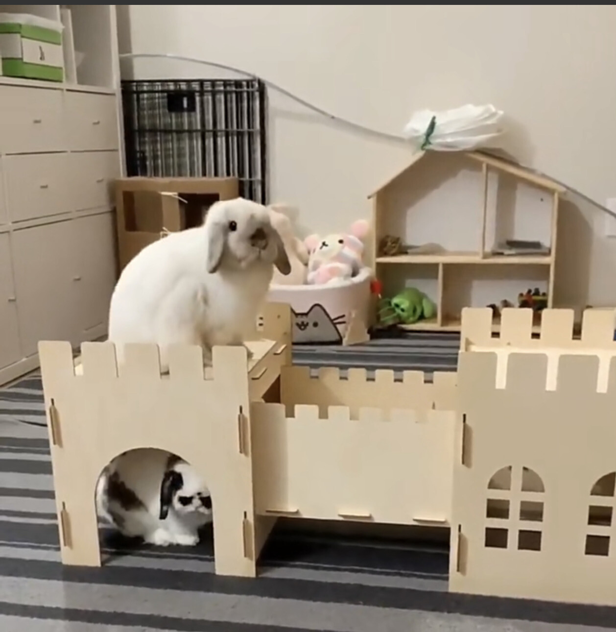 Bunny wood Castle 45cm H*45cm D*130cm L