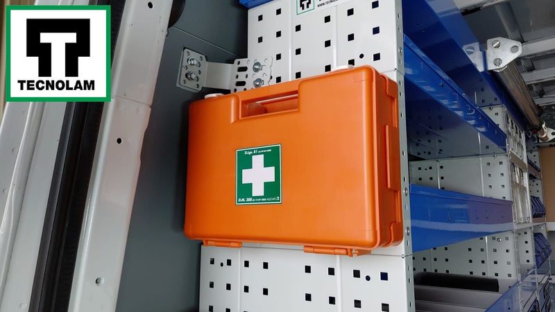 Maletín botiquín primeros auxilios furgoneta.