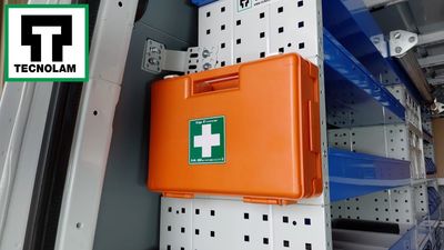 Maletín botiquín primeros auxilios furgoneta. Maletín botiquín primeros auxilios furgoneta.