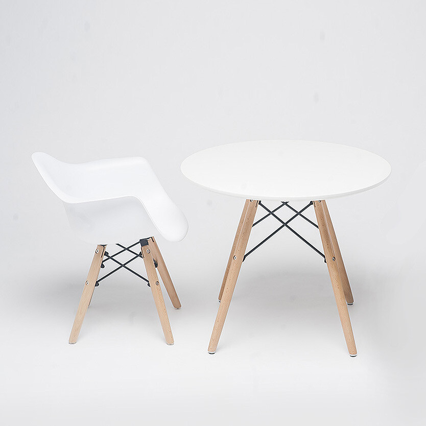 Set of table and 1 white armchair