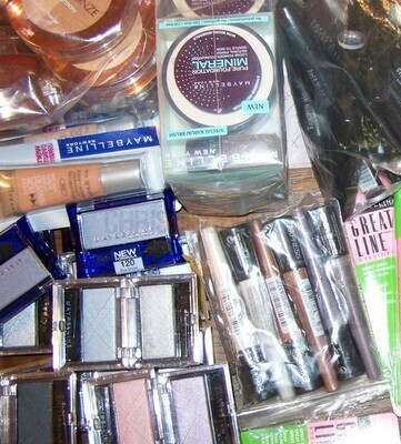 Lot de 250 cosmétiques de marques