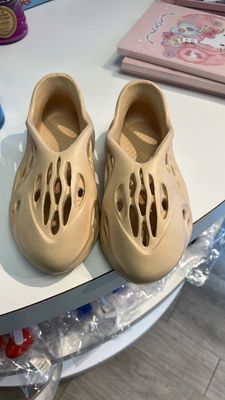 Foam Runners Shoes For Men Women Platform Pillow Sandals Cloud Slides Slippers Slip-On Foam Runners Sports Slides.