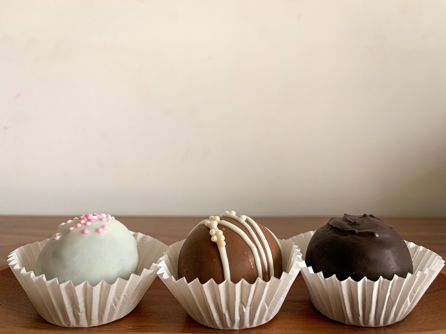 Cake truffles box of 4