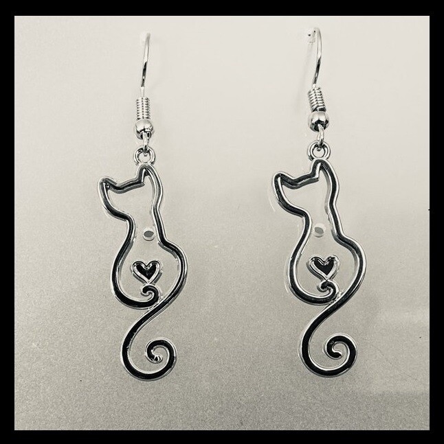 BEAUTIFUL ANIMAL LOVER CAT EARRINGS - SILVER COLOURED