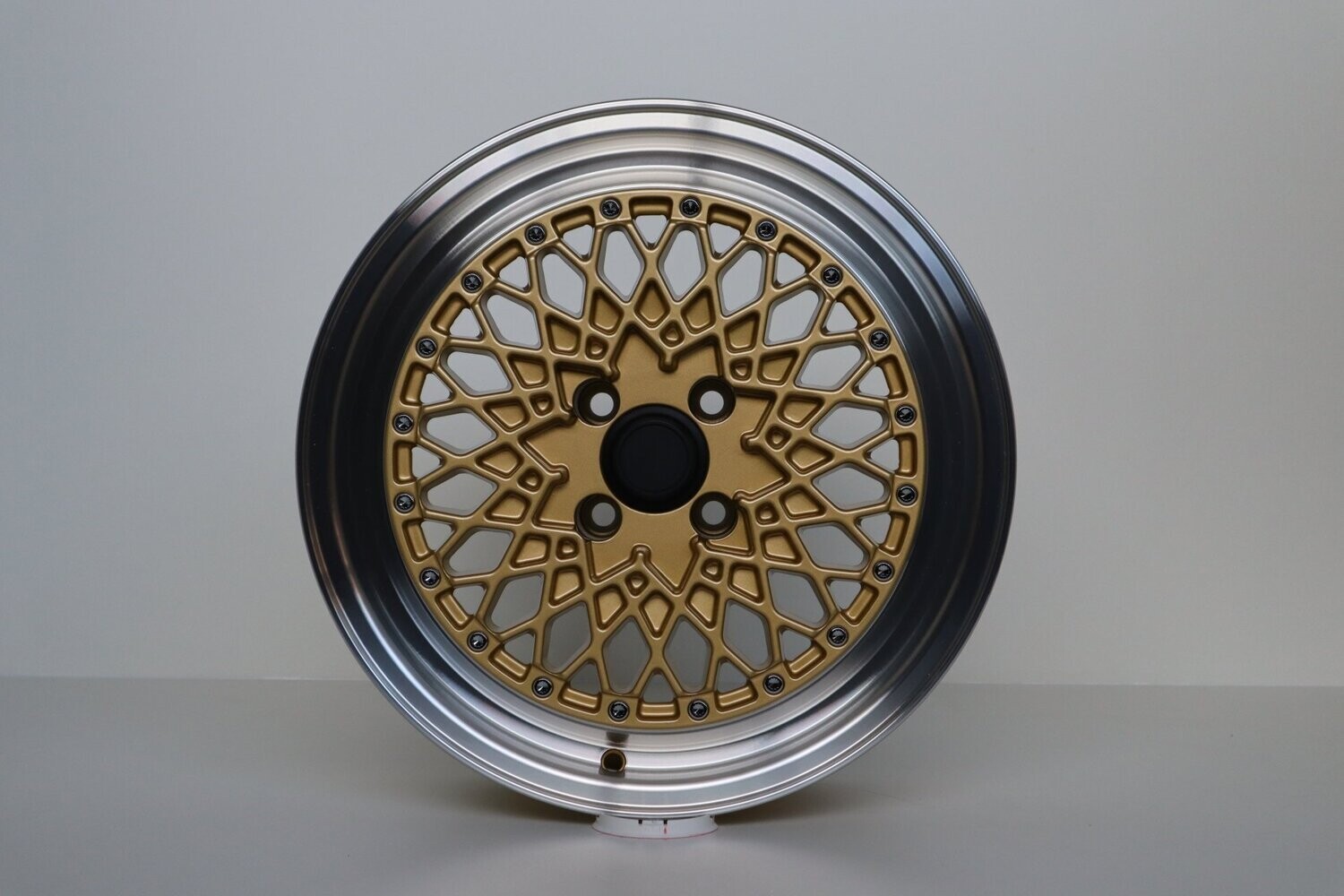 IB K50 Zero Lip Satz 7x16 ET25 LK 4x100 in Gold