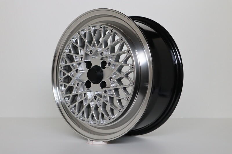 K50 Zero Lip Satz 7x17 ET35 LK 4x100 in Silber K50 Zero Lip Satz 7x17 ET35 LK 4x100 in Silber