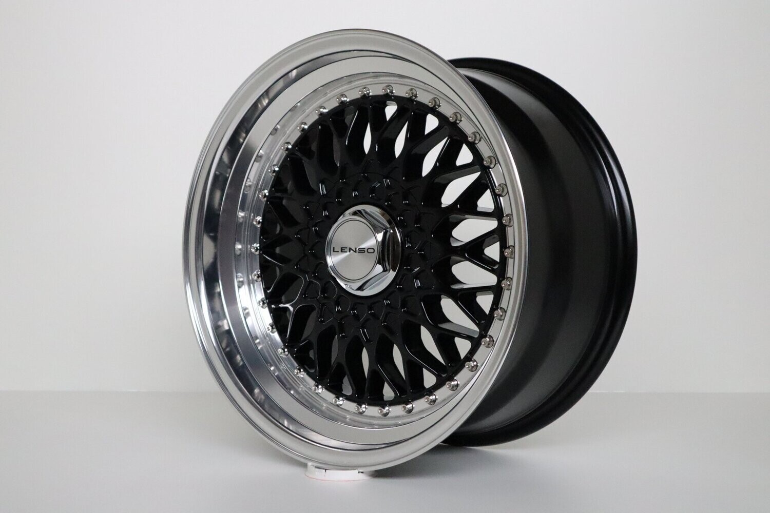 Lenso BSX 8,5x17 LK 5 x112 mit Tüv in Schwarz Lenso BSX 8,5x17 LK 5 x112 mit Tüv in Schwarz
