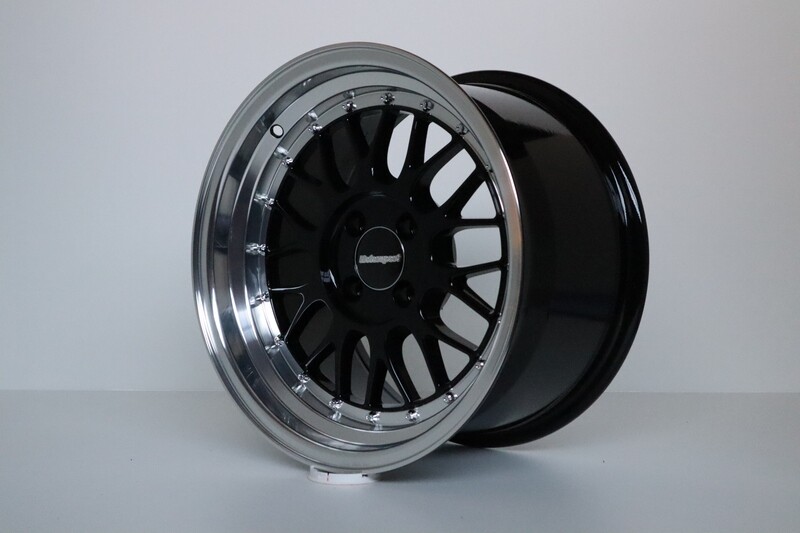 IB Le Mans Youngtimer 9x16 ET20 LK 4x100 in Schwarz IB Le Mans Youngtimer 9x16 ET20 LK 4x100 in Schwarz