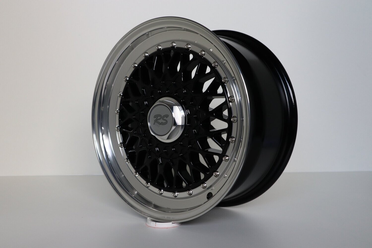 BSX RS Limited 7,5x16 LK 4x100 ET25 mit Tüv in Schwarz BSX RS Limited 7,5x16 LK 4x100 ET25 mit Tüv in Schwarz