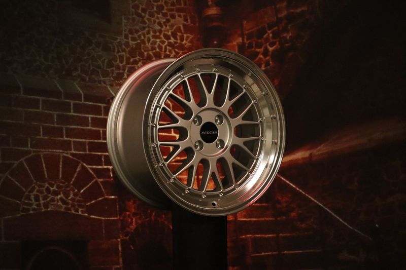 IB Le Mans ® Satz 8,5x17 LK5x120 in Silber