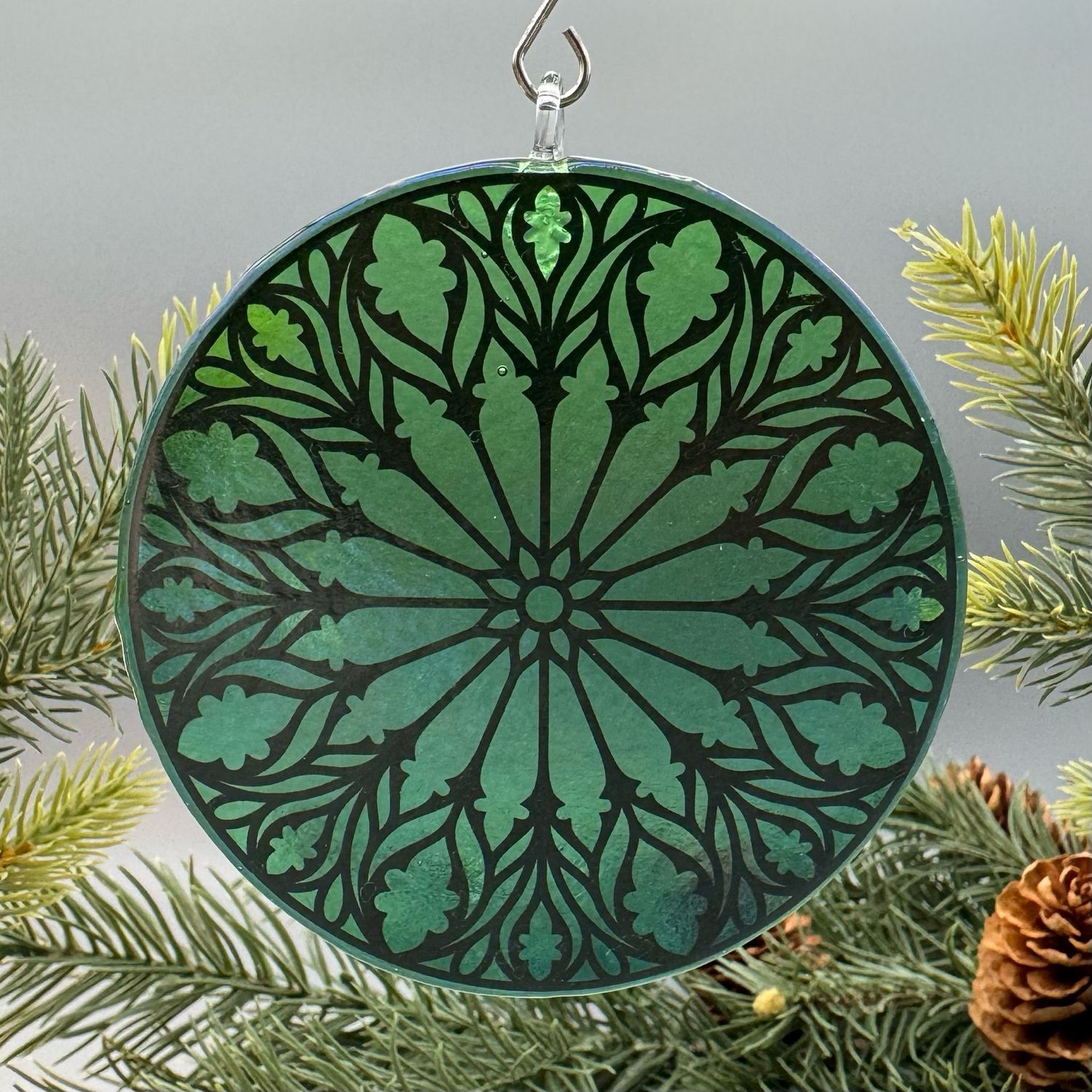 Nidaros Green Cathedral Window Ornament/Suncatcher