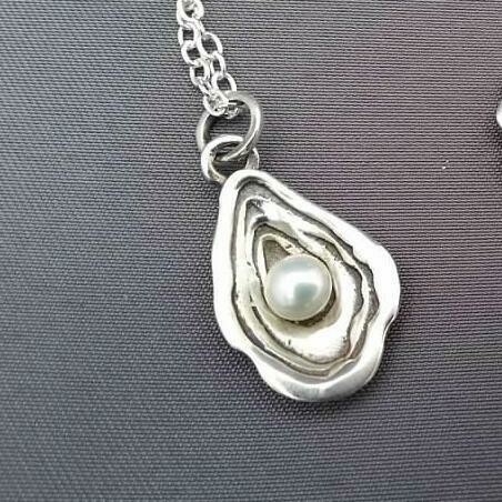 Oyster pendant