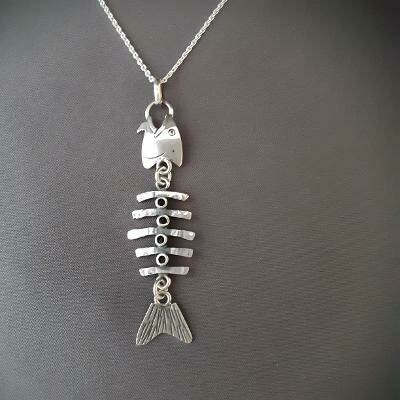 Fishbone pendant