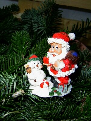 Polyresin Nikolaus Weihnachtsmann mit Schneemann 7x5x4cm