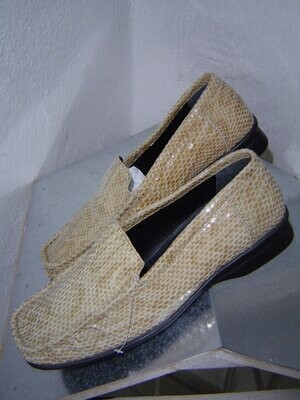 Easy Street Damen Loafers Gr. 38 beige Leder Halbschuhe Reptilienmuster