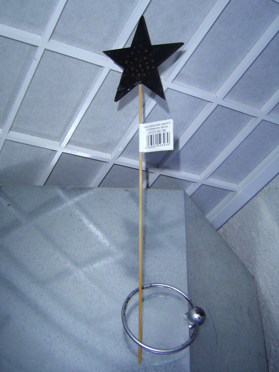 ein Deko Stecker Stern schwarz am Stab 7,5x24cm Holz