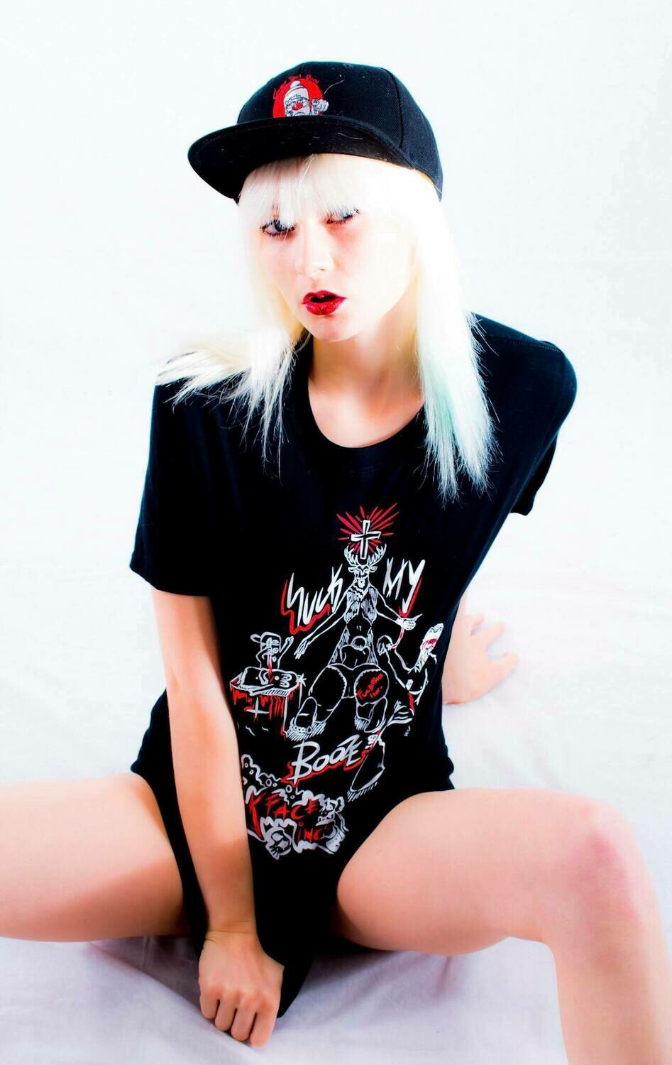 T-shirt, Suck my booze