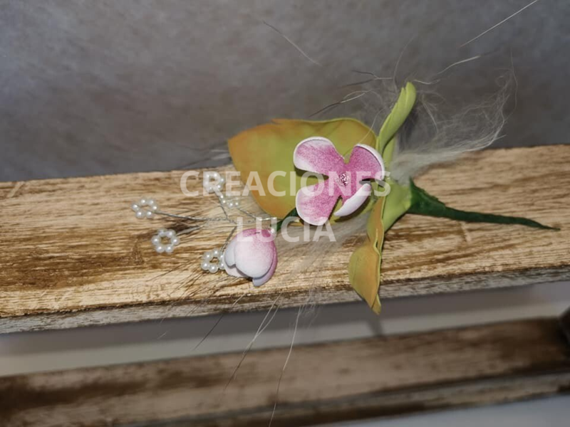 Broche Foamiran