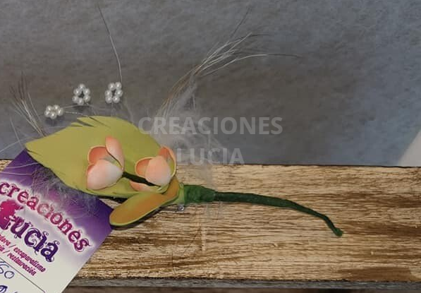 Broche Foamiran