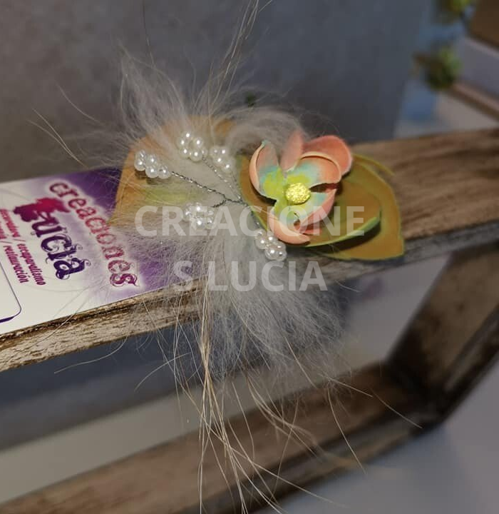Broche Foamiran