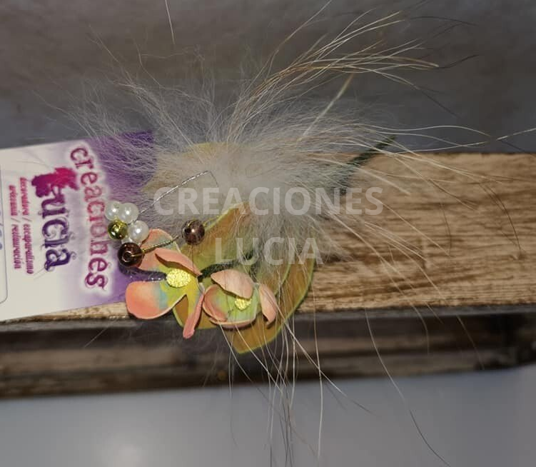 Broche Foamiran