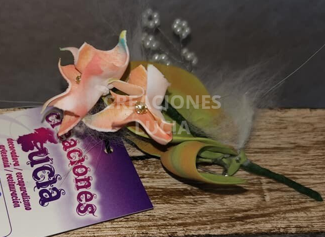 Broche Foamiran