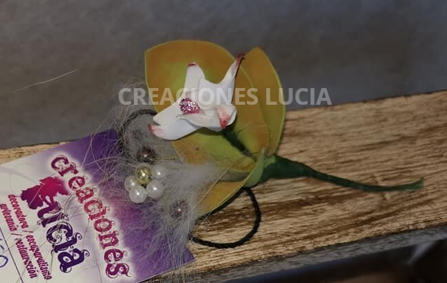 Broche Foamiran