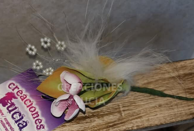 Broche Foamiran