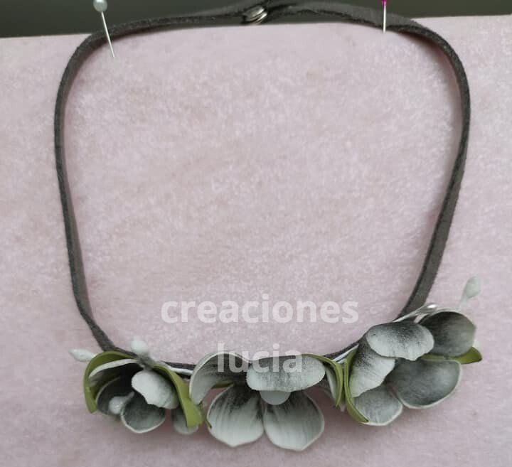 Collar de Foamiran