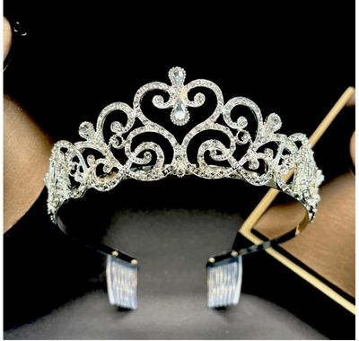 Weißes Barock Strass-Tiara Krone Metall Haarreif Weißes Barock Strass-Tiara Krone Metall Haarreif