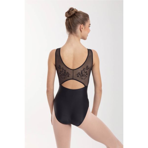 Intermezzo-Tanzanzanzug Bahia mit floraler Stickerei und Netzdetails.