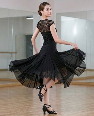 Latinbluse „Paris“ mit Spitze | DanceCode Tanzkleidung Latinbluse „Paris“ mit Spitze | DanceCode Tanzkleidung