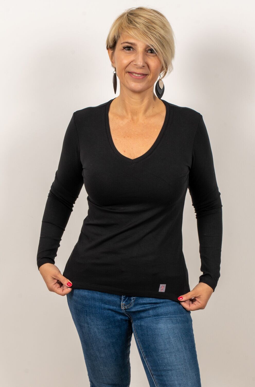 BASIC V nyakú, hosszú ujjú póló - fekete- viscose
